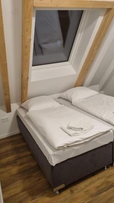 Brandneues Stadtglanz Apartament *
